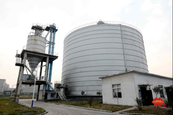 图为电厂3万吨容量的灰库