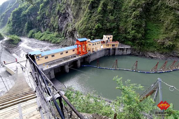 图为龙潭水电站抢修后上游全貌.