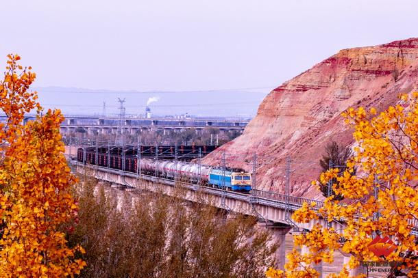 包神铁路10月份超计划完成200万吨