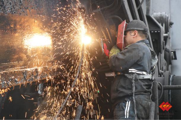 准能集团设备维修中心穿采车间严格管控现场动火作业