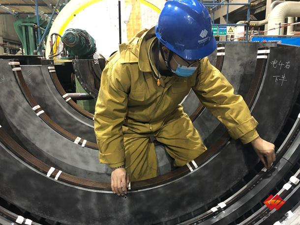 国华电力定州电厂4号机汽轮机本体检修进入汽封间隙调整阶段