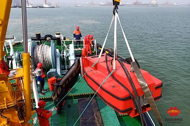 黄骅港务组织开展海上溢油应急演练