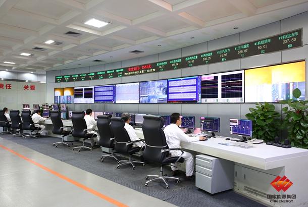 图为惠州电厂运行集控室.
