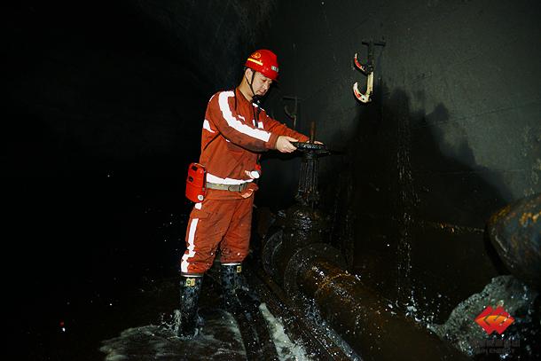 神东上湾煤矿污水管路小转弯成效大提升