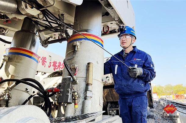神東維修中心完成露天存放支架防凍液加注